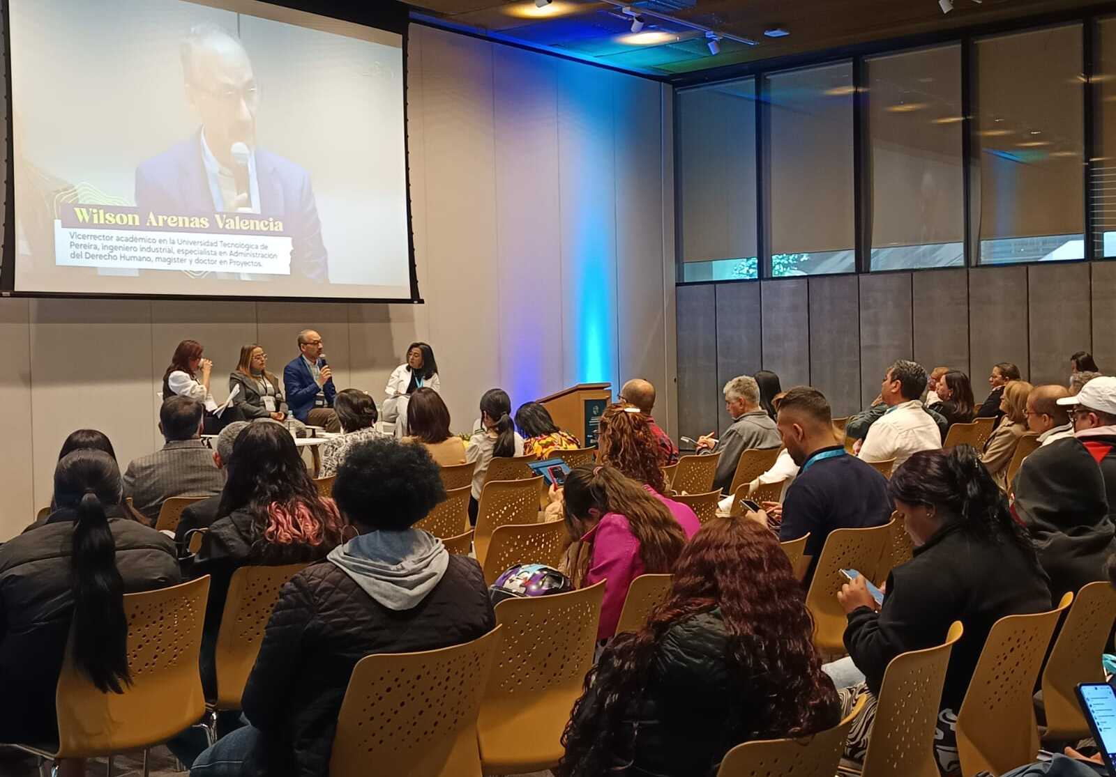 En el marco de la Cumbre Internacional de Sostenibilidad e Innovación Ambiental, la Universidad Tecnológica de Pereira, tuvo una destacada participación en el Seminario Universidad y Ambiente en América Latina y el Caribe, realizado del 9 al 11 de septiembre de 2025 en el Centro de Convenciones Ágora Bogotá.