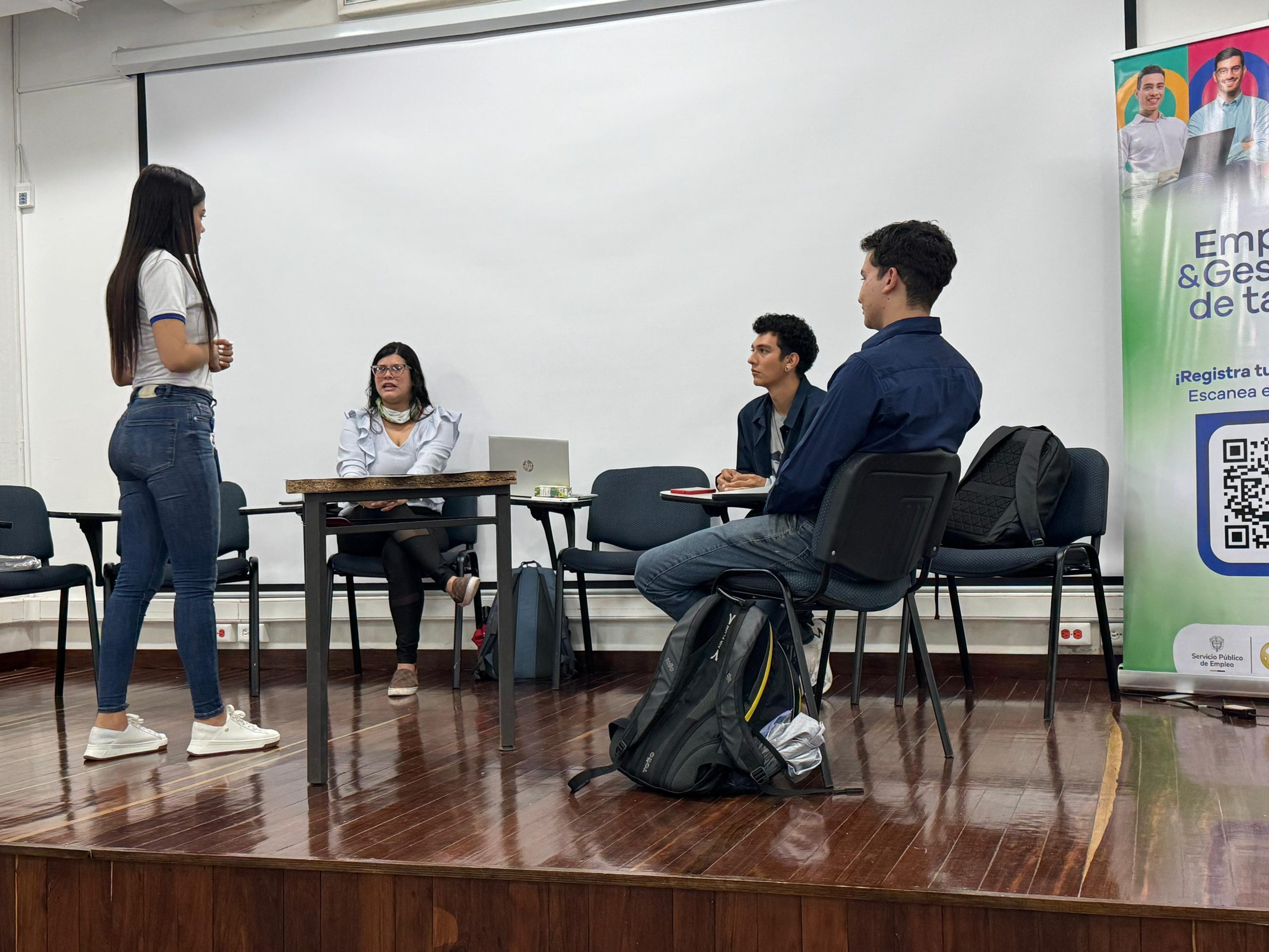 La Universidad Tecnológica de Pereira, a través de la Oficina de Prácticas de la Vicerrectoría de Investigaciones, Innovación y Extensión, en conjunto con la Bolsa de Empleo UTP, invita a sus estudiantes a participar en el Simulacro de Entrevistas Laborales, una estrategia que busca fortalecer las competencias necesarias para enfrentar con éxito procesos de selección en el ámbito profesional.