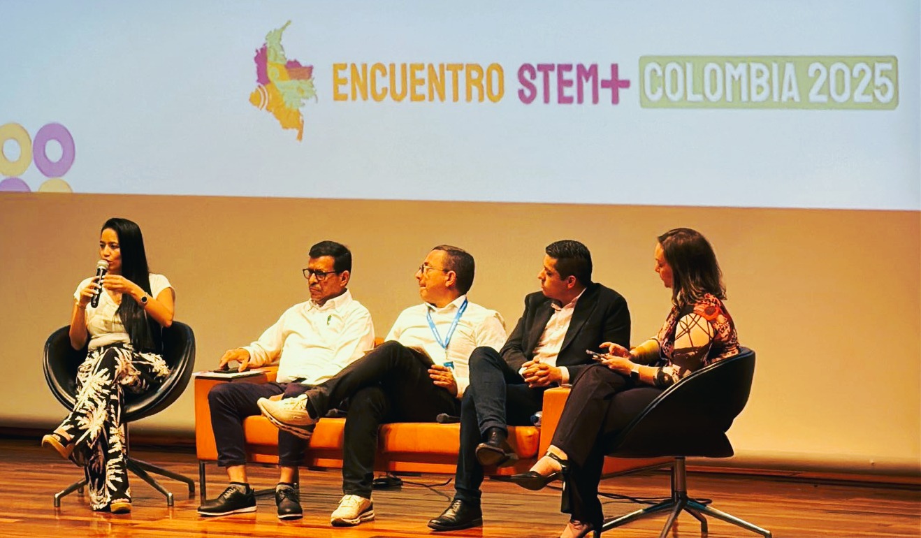 La Universidad Tecnológica de Pereira fue protagonista en el evento STEM+ Colombia 2025, fortaleciendo el papel de la Facultad de Ciencias de la Educación como referente en la transformación pedagógica basada en tecnología e innovación interdisciplinar.