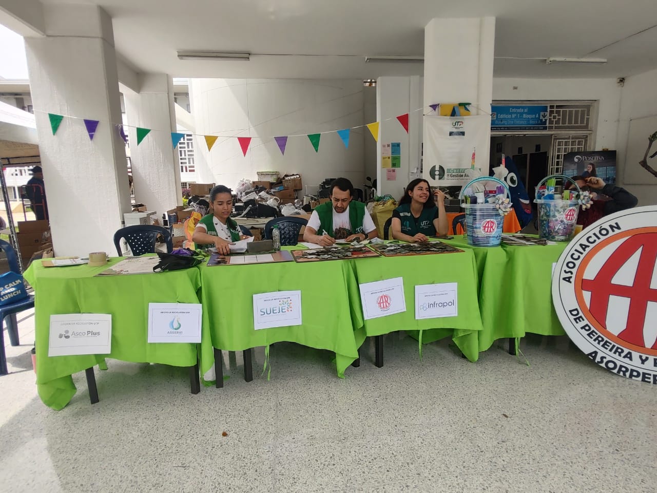 El Centro de Gestión Ambiental de la Universidad Tecnológica de Pereira invita a toda la comunidad universitaria, a participar en una nueva jornada de educación ambiental y recolección de residuos: la Reciclotón UTP 2025, una jornada que refleja el compromiso con la sostenibilidad y el cuidado del entorno.