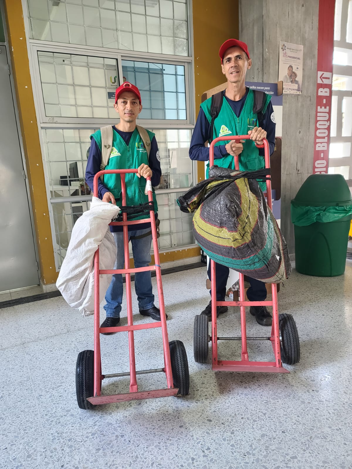 El Centro de Gestión Ambiental de la Universidad Tecnológica de Pereira, en cooperación con la Asociación de Recicladores de Pereira y Risaralda, informa a la comunidad universitaria que la Ruta UTP Recicla ha retomado sus actividades para la recolección de material aprovechable en el campus.