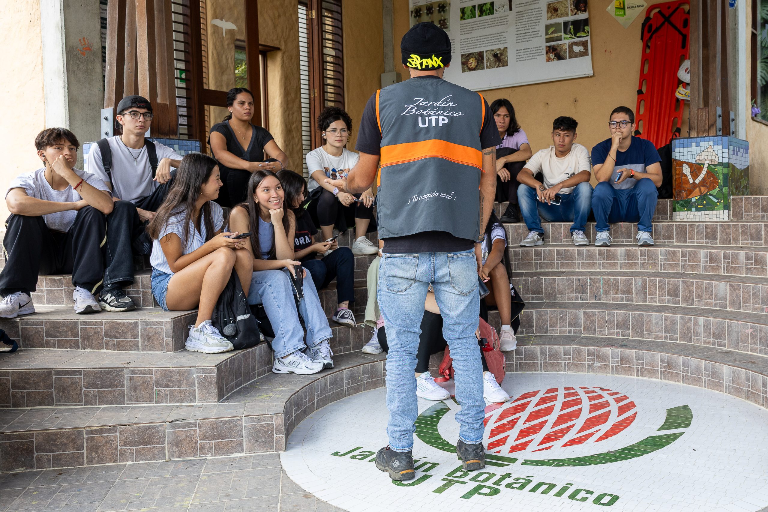 En el marco de la conmemoración del Día Mundial del Medio Ambiente, la Universidad Tecnológica de Pereira extiende una invitación especial a toda su comunidad académica para participar en un recorrido sensitivo por el Jardín Botánico UTP, una experiencia que busca fortalecer la conexión con la naturaleza y promover la conciencia ambiental.