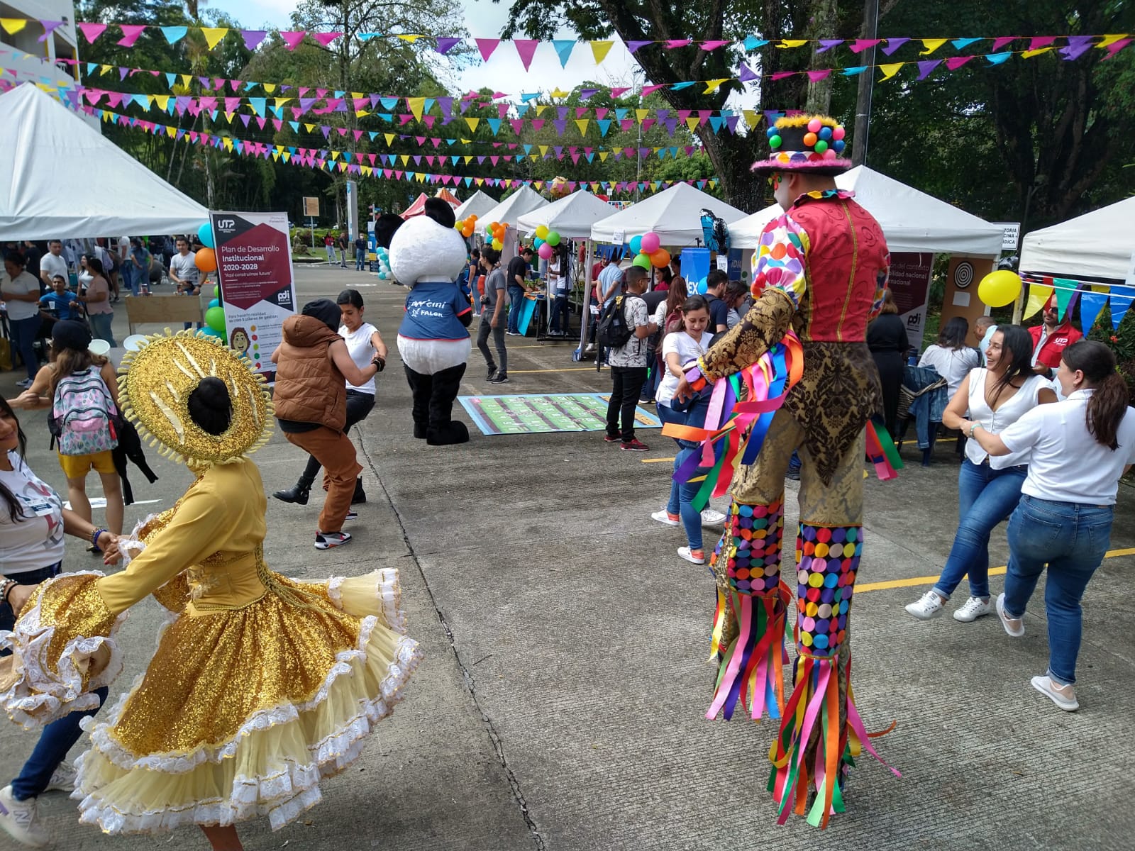 Usted es nuestro invitado especial, lo esperamos mañana a partir de las 9:00 a.m. PDI FEST- RUTA DEL CONOCIMIENTO, nuestra renovada feria que llega a su novena versión.