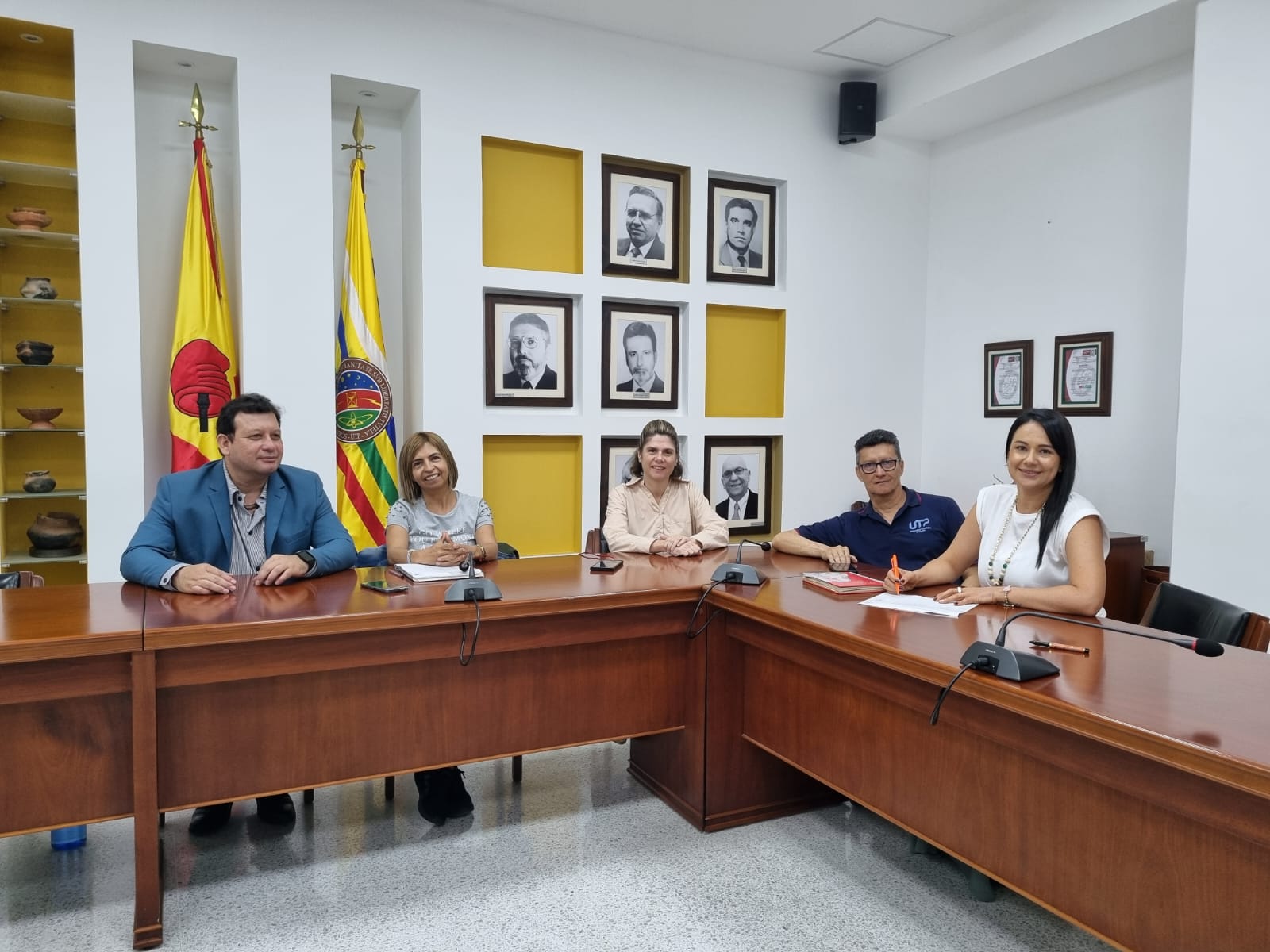 La Universidad Tecnológica de Pereira (UTP) extiende una invitación a toda la comunidad universitaria para conocer al Comité de Convivencia Laboral, una instancia clave que busca fortalecer un ambiente de trabajo armónico, basado en el respeto, la inclusión y la comunicación asertiva. Este comité actúa como un espacio preventivo y correctivo ante situaciones que puedan afectar el clima laboral, promoviendo la conciliación y el bienestar colectivo.