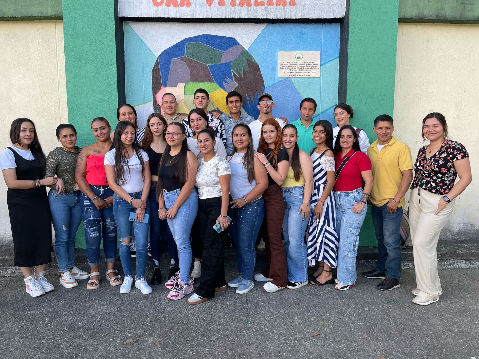 En un evento cargado de emoción y esperanza, se dio apertura oficial al programa UTP En Tu Territorio en el municipio de Marsella, Risaralda. Esta iniciativa, liderada por la Universidad Tecnológica de Pereira desde su Vicerrectoría Académica, en articulación con la Facultad de Tecnología, tiene como propósito llevar la educación superior a las regiones, especialmente a aquellas poblaciones con menor acceso a oportunidades académicas.