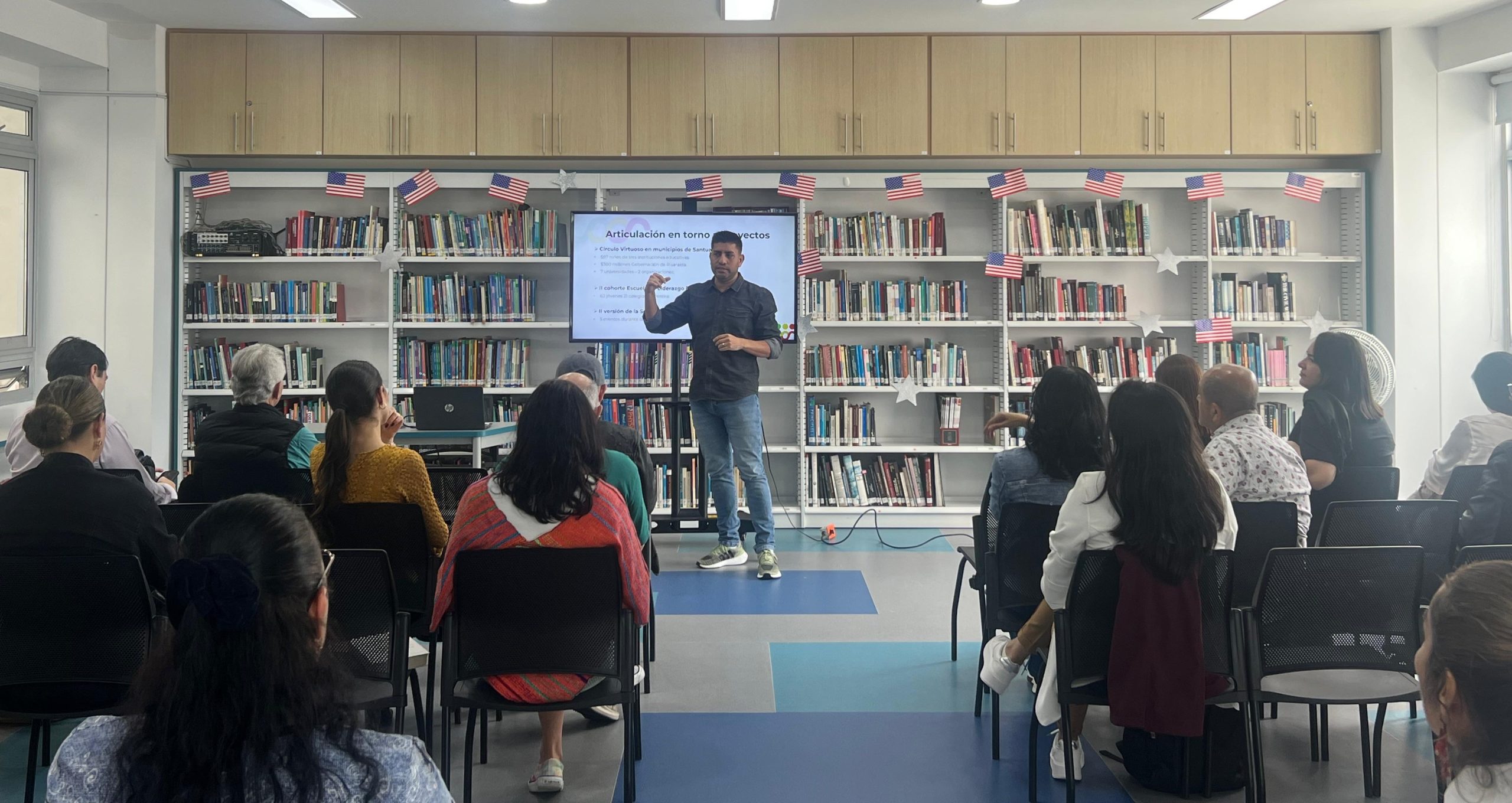 Con una asistencia diversa y representativa de más de 40 actores de la región, las comisiones de Sociedad en Movimiento realizaron su primer encuentro del año en las instalaciones del Colombo Americano, dando inicio a un trabajo articulado entre la academia, el sector productivo, la sociedad civil y el Estado para proyectar acciones de movilización social en Risaralda. Uno de los principales focos será la organización de la Semana de la Movilización Social, programada del 22 al 26 de septiembre.