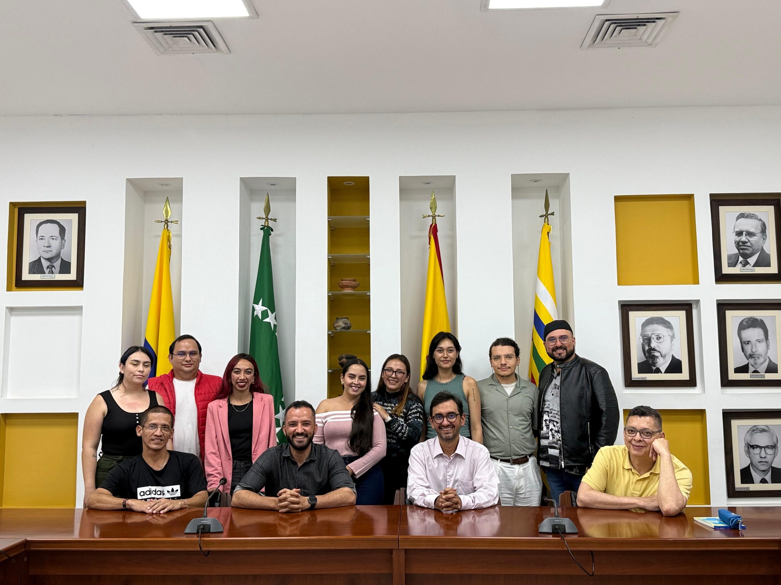 La Universidad Tecnológica de Pereira, a través de su Maestría en Historia, realizó el lanzamiento del libro Ciudad y Territorialidades: Formación de socioespacios urbanos y rurales en Colombia y Brasil, una obra que nace del trabajo investigativo de la Red Colombiana de Historia Urbana y del intercambio académico con investigadores brasileños.
