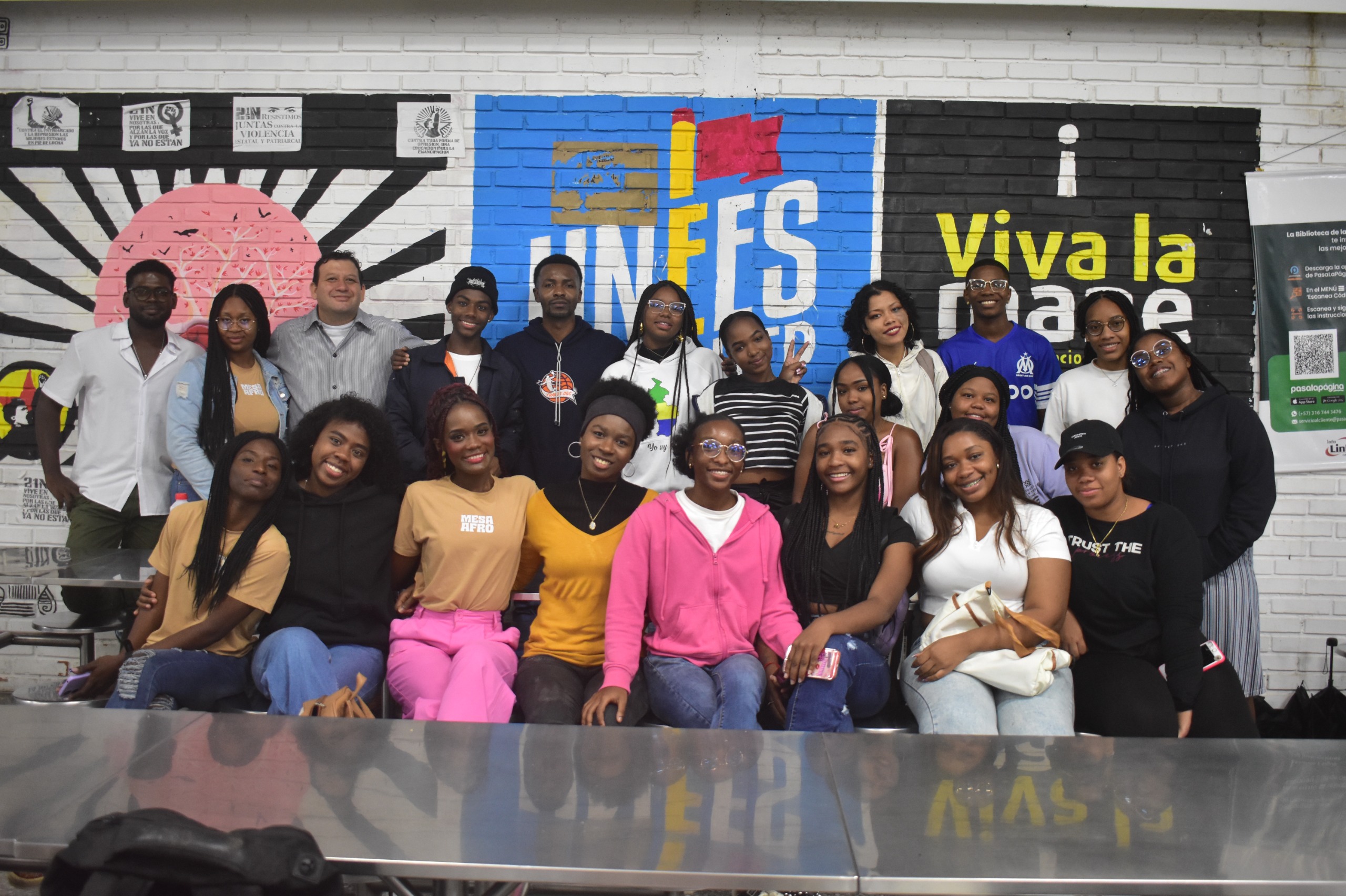 La Mesa Afro UTP - MAU se consolida como un espacio de integración, diálogo y fortalecimiento identitario para los estudiantes Negros, Afrocolombianos, Raizales y Palenqueros de la Universidad Tecnológica de Pereira. Ésta se encuentra conformada por más de 100 estudiantes y organiza sus procesos internos a través de comités como Comunicaciones, Control y Seguimiento, Coordinación, Planeación y Logística. Además, se piensa en la reactivación de la delegación de género, cultura y primeros auxilios psicológicos.