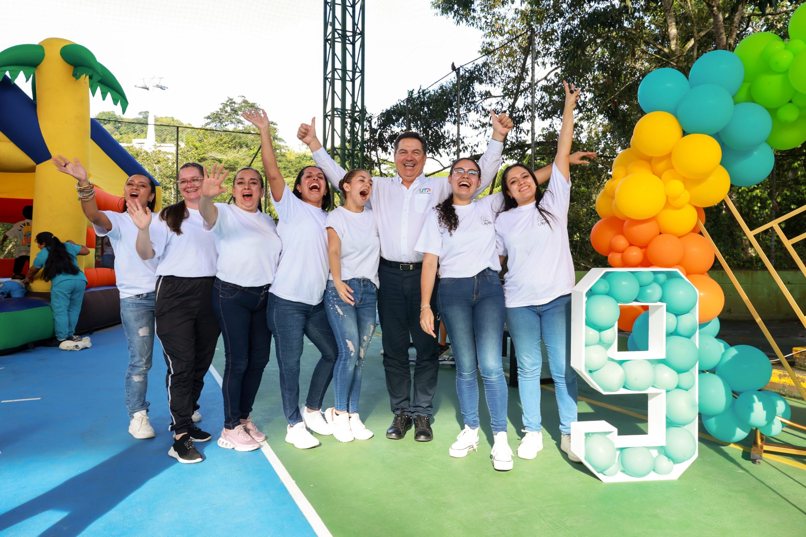 Con alegría y gratitud, se celebró el noveno aniversario del Centro de Desarrollo Infantil (CDI) Casita Utepitos, un programa de Bienestar Universitario que se ha consolidado como un pilar fundamental de apoyo para estudiantes, docentes y personal administrativo de la Universidad Tecnológica de Pereira con hijos entre los 6 meses y los 5 años. Durante este tiempo, Utepitos ha sido sinónimo de amor, compromiso, formación integral y apoyo incondicional para más de 350 niños y sus familias.