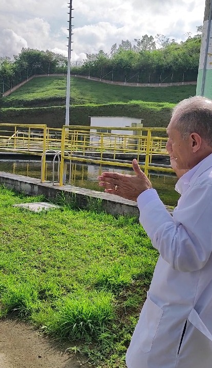 La Maestría en Ecotecnología adscrita a la Facultad de Ciencias Ambientales de la Universidad Tecnológica de Pereira no solo transforma vidas, sino que también potencia carreras profesionales. Un ejemplo de ello es Balmes Gonzáles Linares, egresado de la primera cohorte y actualmente profesional en control operacional en la planta de tratamiento de Aguas y Aguas de Pereira.